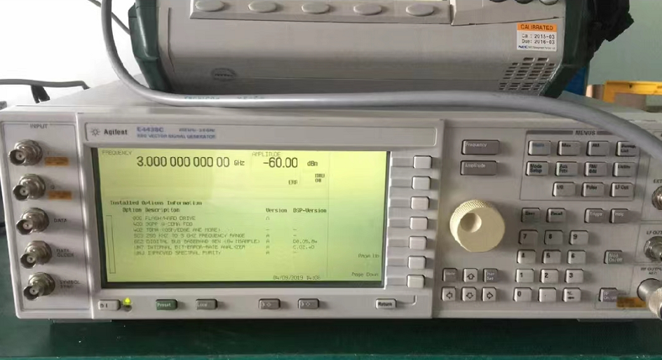 65234ad6e5230.png 信號(hào)源E4438C 2.png