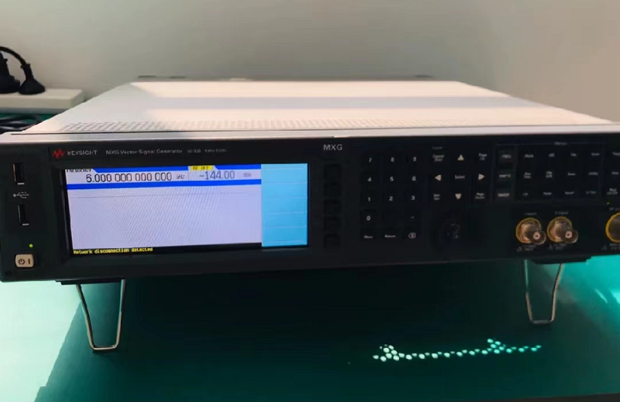 652742a5d0db8.png 信號(hào)源N5182B 4.png